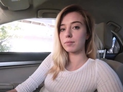 Stiefschwester fickt im Auto mit Bruder